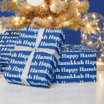 Happy Hanukkah blau weiß, moderne Typografie Gesch Geschenkpapier<br><div class="desc">Happy Hanukkah blau-weiß moderne Typografie Muster Geschenk Wrapping Paper. Weißes Textmuster auf blauem Hintergrund.</div>