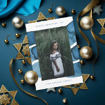 Happy Hanukkah Blue Brushed Jüdisches Holiday Foto Feiertagskarte<br><div class="desc">Bearbeiten und anpassen,  um den Namen,  das Jahr und die Schriftart,  die Rahmenfarbe und die Meldung auf der Rückseite zu ändern. Passen Sie weiter an,  um mehr Text oder mehr Fotos auf der Rückseite hinzuzufügen.</div>