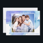 Happy Hanukkah Blue Watercolor Menorah | FOTO Karte<br><div class="desc">Moderner jüdischer Urlaub - wünscht Ihnen eine Happy Hanukkah (Chanukah,  Chanukah) Karte mit blauem Farbton Aquarell Hintergrund Design. Die Rückseite der Karte hat Menorah. Personalisieren Sie diese Karten,  indem Sie Ihr Foto und Ihren Namen hinzufügen. Schicken Sie diese an alle Ihre Freunde und Familie während dieser festlichen Lichtzeit.</div>