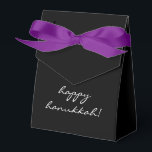 Happy Hanukkah Chanukah Classic Modern Geschenkschachtel<br><div class="desc">Diese Präsentation hebt das traditionelle Geschenk des Urlaubs "gelt",  kleine Geldbeträge oder die Schokoladenvielfalt!</div>