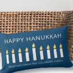 Happy Hanukkah | Einfaches und modernes Gruß Lendenkissen<br><div class="desc">Es handelt sich um ein einfaches,  minimalistisches und modernes Design der Menorah oder Tempelkerzenleuchten.</div>