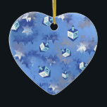 Happy Hanukkah Falling Star und Dreidels Keramikornament<br><div class="desc">Sie sehen die Lee Hiller Design Collection. Bekleidung,  Geschenke & Sammlerstücke Lee Hiller Fotografie oder Digital Art Collection. Sie können ihre Naturfotografie unter http://HikeOurPlanet.com/ ansehen und ihrem Wanderblog im Hot Springs Nationalpark folgen.</div>