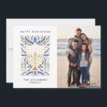 Happy Hanukkah Festivals Wasserfarbe Menorah Foto<br><div class="desc">Happy Hanukka! Senden Sie Hanukkah Grüße an Familie und Freunde mit dieser eleganten Foto-Flachkarte. Es verfügt über Aquarelltöne Menorah und elegantes Kränzfolien in einer raffinierten Palette von Gold, hellblau und Marineblau. Passen Sie die Karte mit Ihrem hochgeschätzten vertikalen Foto und zwei Textzeilen an, um Ihren Urlaubswünschen eine persönliche Touch hinzuzufügen....</div>