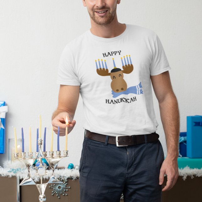 Happy Hanukkah Funny Moose Menorah T-Shirt (Von Creator hochgeladen)