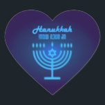 Happy Hanukkah Lights Juwish Holiday Navy Hebrew Herz-Aufkleber<br><div class="desc">Happy Hanukkah Schönes jüdisches Urlaubsdesign mit hebräischer Schrift. Jüdischer Holiday Hanukkah Hintergrund mit traditionellen Chanukah Symbole - Gold Menorah, Hanukkiah Candelabrum und Kerzen, Holzdreigel (Spinning Top), Donuts, Stern von David und leuchtende Licht Wallpaper Muster. Hanukkah Festival Dekoration. Jerusalem, Israel. Geschenkartikel & Party > Geschenkartikel > Aufkleber & Etiketten, schönes modernes...</div>