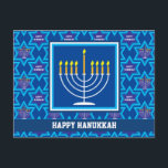 🕎 Happy Hanukkah, Menorah, anpassbare Postkarte<br><div class="desc">Happy Hanukkah mit Menorah auf blauem Hintergrund. Voll anpassbar zurück.</div>