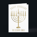 Happy Hanukkah Menorah Ferienkarte Feiertagskarte<br><div class="desc">Schicken Sie Ihren Lieben in dieser Hanukka-Saison eine personalisierte Karte. Dieses Design hat eine goldfarbene Menorah. Oben lautet die Nachricht "Happy Hanukkah". Unter der Menorah ist ein Platz für Ihren Familiennamen, den Sie personalisieren oder entfernen können, wenn Sie möchten. Im Inneren der Karte steht: "Sich diese Hanukkah-Saison von Frieden, Liebe...</div>