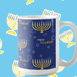 Happy Hanukkah Menorah Kaffeetasse<br><div class="desc">.Feiern Sie acht Tage und acht Nächte des Festivals der Lichter mit Hanukkah-Karten und Geschenken. Das Lichterfest ist hier. Lächle die Menorah,  spiele mit dem dreiel und feiere auf Latkes und Sufganiyots. Feiern Sie den Geist von Hanukkah mit Freunden,  Familie und Lieben,  indem Sie ihnen Happy Hanukkah wünschen.</div>