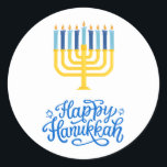 Happy Hanukkah Menorah Runder Aufkleber<br><div class="desc">Happy Hanukkah Menorah Classic Round Sticker. Wählen Sie die Größe des Aufklebers aus dem Menü "Optionen".</div>