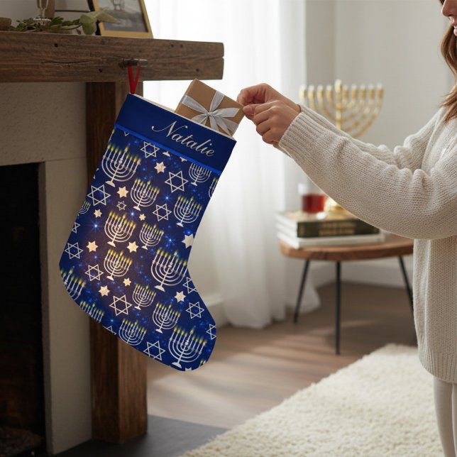 Happy Hanukkah Modern Menorah Personalisierter Nam Kleiner Weihnachtsstrumpf (Von Creator hochgeladen)