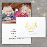 Happy Hanukkah Moderne Minimalistische Menorah Ein Folienkarte<br><div class="desc">Wünschen Sie Familie und Freunden die einfachen Geschenke von Licht und Liebe für die Hanukka mit einem eleganten Foto gefaltet Karte. Der gesamte Text auf dieser Vorlage (einschließlich "Happy Hanukkah" auf der Vorderseite) ist einfach mit jeder Formulierung anzupassen. Das Design der Schwarz-, Weiß- und Goldfolie besticht durch moderne minimalistische Typografie,...</div>