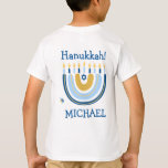 Happy Hanukkah Personalisiert Menorah Rainbow T-Shirt<br><div class="desc">Unser Personalisierter Rainbow Menorah Hanukkah Gruß T - Shirt hat ein beliebtes Rainbow Design, das zu einer fröhlichen Hanukkah/ Chanukah menorah drehe. Dieses moderne Design ist eine schöne, lustige Art, Familie und Freunden ein Happy Hanukkah zu wünschen, wo auch immer Sie hingehen. Jeder Text kann personalisiert/verändert werden, um ihn zu...</div>