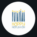 Happy Hanukkah Runder Aufkleber<br><div class="desc">Diese Hanukkah-Kerzen werden Ihre Dekoration perfekt machen. Perfekt für Handtücher oder Tischsets.</div>