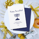 Happy Hanukkah Simple Blue Menorah Feiertagskarte<br><div class="desc">Happy Hanukkah Holiday Grußkarte,  mit einer einfachen blauen Menorah und Schrift Typografie Design. Mit blau anpassbaren Buchstaben können Sie Ihre eigenen Informationen hinzufügen. Ein festlicher Weg,  gute Wünsche an Freunde und Liebende zu senden.</div>