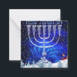 Happy Hanukkah Snow & Menorah Mitteilungskarte<br><div class="desc">Happy Hanukkah auf Hebräisch,  Schneeszenerie,  Silver Menorah,  Happy Hanukkah auf der Rückseite, </div>