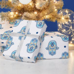 Happy Hanukkah Star von David Hamsa Hand White Blu Geschenkpapier<br><div class="desc">Fügen Sie eine Touch göttlichen Schutzes zu Ihren Hanukka (oder Chanukah) Geschenke mit unserem Stern von David und Hamsa Hand auf weiß und blau Happy Hanukkah Packpapier! Dieses Packpapier ist wie ein Segen in jedem Blatt, mit den heiligen Symbolen von Hanukkah - der Stern von David und Hamsa Hand -...</div>