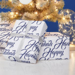 Happy Hanukkah, weiß und marineblau, elegantes Dre Geschenkpapier<br><div class="desc">Happy Hanukkah Marine blau und weiß jüdischen Holiday elegante Drehbuch Geschenk Wrapping Paper. Dunkelmarineblau Schriftzeichen Muster auf weißem Hintergrund.</div>