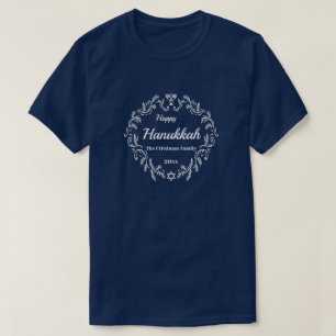 Happy Hanukkah White Wreath Name und Jahr hinzufüg T-Shirt