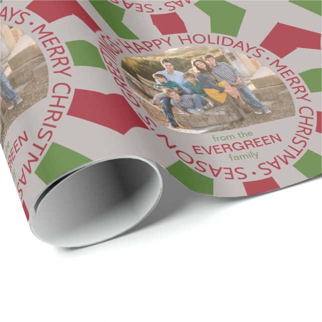 Happy Holidays benutzerdefiniertes Foto- und Namen Geschenkpapier (Rolleneckpunkt)