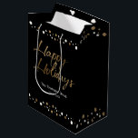 Happy Holidays Gold Black Christmas Company Mittlere Geschenktüte<br><div class="desc">Ein elegantes schwarz-bedrucktes Gold-Design,  das Sie mit dem Namen Ihres Unternehmens personalisieren können. Beeindrucken Sie die Gäste und genießen Sie sie mit individuellen Geschenktaschen für Ihr Geschenk. Benutzen Sie diese Geschenktaschen auf der Weihnachtsfeier der Firma. Happy Holidays in einem Gold-Script-Druck.</div>