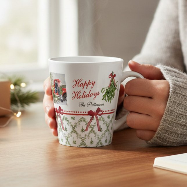 Happy Holidays Mistletoe Red Bow Family Foto Milchtasse (Von Creator hochgeladen)