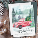 Happy Holidays Misty Forest und Vintager Red Truck<br><div class="desc">Frohe Weihnachtskarte mit festlicher Kalligraphie. Attraktives traditionelles Design mit schmiedem Aquarellwald,  Vintagem rotem LKW,  Weihnachtsbaum mit Saitenleuchten und einem Stapel Geschenke. Die Vorlage ist für Sie bereit,  Ihren personalisierten Gruß hinzuzufügen.</div>