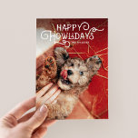Happy Howlidays | Foto von Haustieren Feiertagskarte<br><div class="desc">Erleben Sie in dieser Saison dieses niedliche "Happy Howlidays"-Design mit einem blumigen Foto,  um Ihr Pelzkind zu präsentieren.</div>