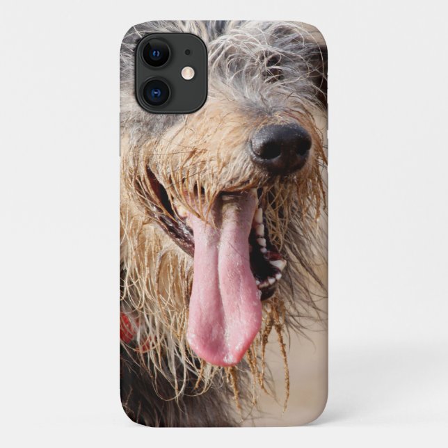 Happy Hund am Strand Case-Mate iPhone Hülle (Rückseite)
