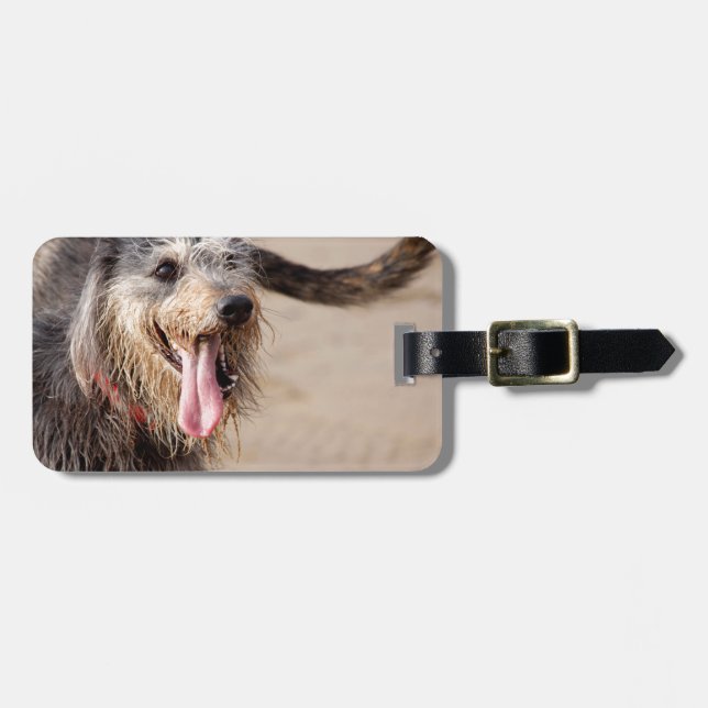 Happy Hund am Strand Gepäckanhänger (Vorderseite horizontal)