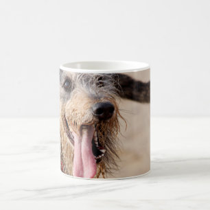 Happy Hund am Strand Kaffeetasse