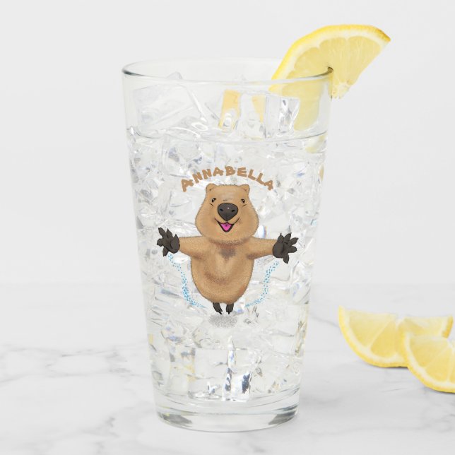 Happy Jumping Quokka Cartoon Design Glas (Rückseite Ice)