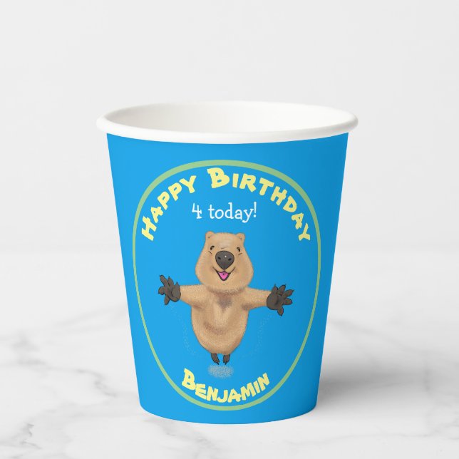 Happy Jumping Quokka Cartoon Design Pappbecher (Vorderseite)