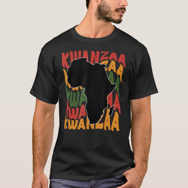 Happy Kwanzaa African Map Kinara Candles Celebrati T-Shirt (Vorderseite)