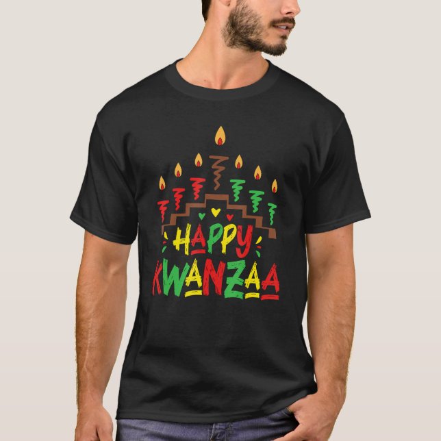 Happy Kwanzaa Candles African Black Culture Afro w T-Shirt (Vorderseite)