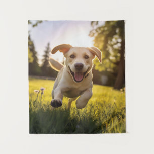 Happy Labrador Puppy Running Wandteppich