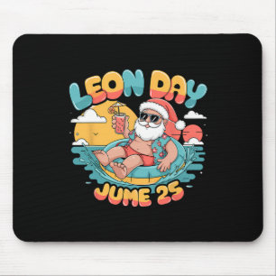 Happy Leon Day Santa Summer 6 weitere Monate für C Mousepad