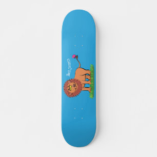 Happy Löwe mit Schmetterling-Cartoon-Abbildung Skateboard