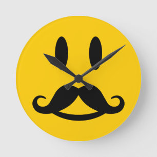 Happy Mustache Wanduhr