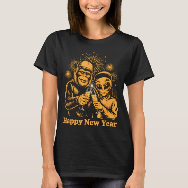 Happy New Year Bigfoot And Alien Sasquatch Firewor T-Shirt (Vorderseite)