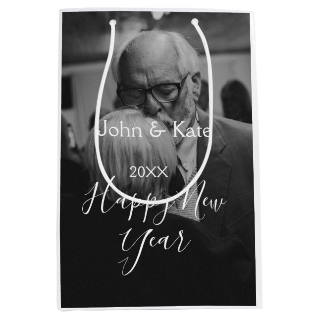 Happy new year couple photo name year black white  mittlere geschenktüte (Vorderseite)