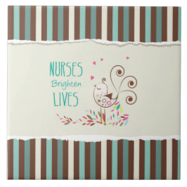 Happy Nurses Day, Niedlicher Vogel auf Streifen Fliese