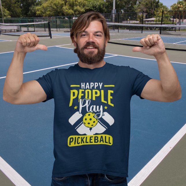 Happy People Play Pickleball Funny Pickleball T-Shirt (Von Creator hochgeladen)