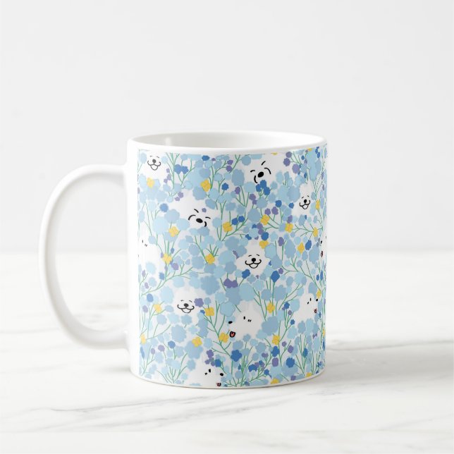 Happy samoyed dog in blue floral garden mutter kaffeetasse (Links)
