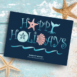 Happy Seashore | Beach Seashell Navy Weihnachten<br><div class="desc">Weihnachtskarte zum Thema Strand mit einer skurrilen "Happy Holidays" Muschel,  Wal-Schwanz und Ozeanwellen-Typografie mit einem nautischen Muster auf der Rückseite in marineblau,  türkis und korallenblau. Original-Kunstwerk KL Stock.</div>