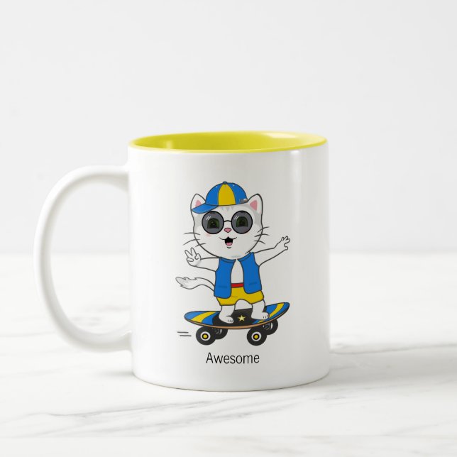 Happy Skater Cat in blau und gelb gekleidet Zweifarbige Tasse (Links)