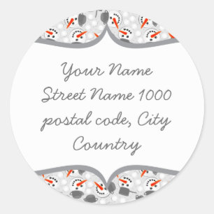 Happy Snowmans auf dem Grauadressen-Label Runder Aufkleber