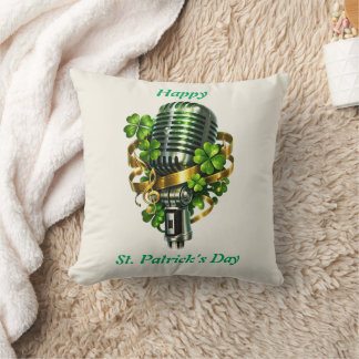 Happy St. Patrick’s Day Shamrock & Microphone Kissen