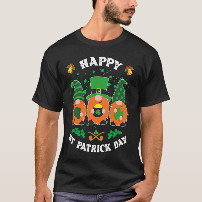 Happy St Patrick's Day 2023 Three Gnomes Shamrock  T-Shirt (Vorderseite)