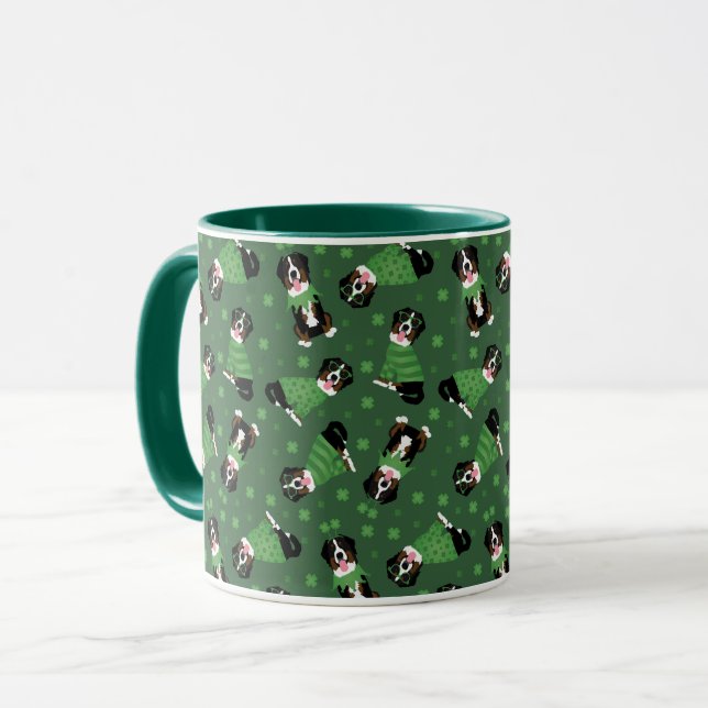 Happy St Patricks Day Bernese Mountain Hunde Tasse (Vorderseite Links)
