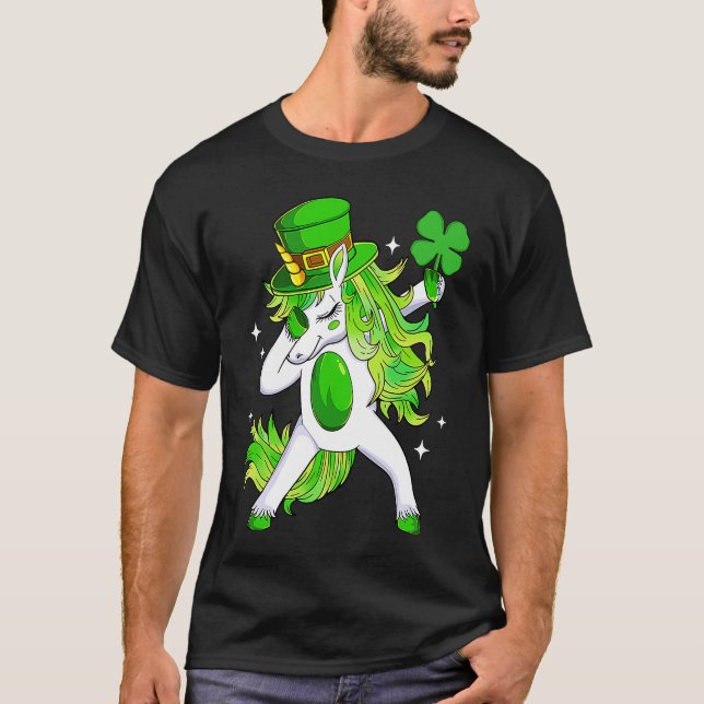 Happy St Patrick's Day Dabbing Unicorn Lucky Shamr T-Shirt (Vorderseite)